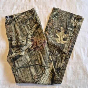Mossy Oak Break Up Infinity women's size 12 x 31 camo pants, NWT